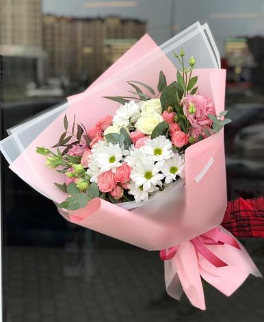 Букет цветов из: Розы, Лизиантусы и Хризантемы в Шуе Республика Карелия